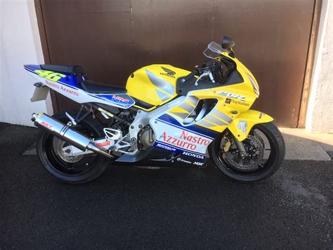 honda cbr 600 replica valentino rossi usata